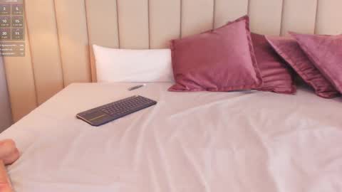 Snapshot of leamonroe__ chatting on 03.09.25 Hey Im Lea online show from 03.09.25