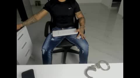 Snapshot of leather_king_of_bitches chatting on 04.06.26 leather_king_of_bitches online show from 04.06.26