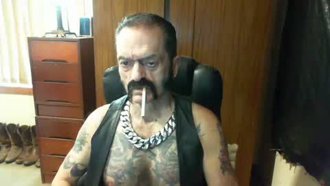 Snapshot of leathergreaser chatting on 01.13.25 leathergreaser online show from 01.13.25