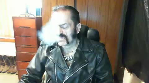 Snapshot of leathergreaser chatting on 01.17.25 leathergreaser online show from 01.17.25