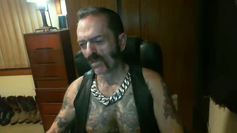 Snapshot of leathergreaser chatting on 02.10.25 leathergreaser online show from 02.10.25