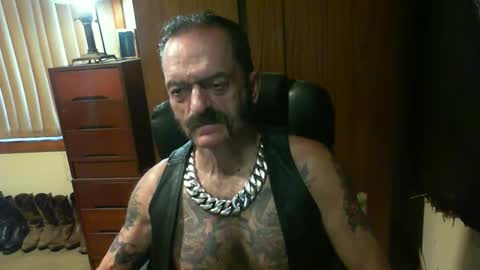 Snapshot of leathergreaser chatting on 02.12.25 leathergreaser online show from 02.12.25