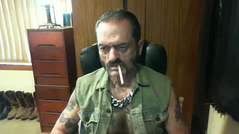 Snapshot of leathergreaser chatting on 02.23.25 leathergreaser online show from 02.23.25