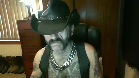 Snapshot of leathergreaser chatting on 09.14.25 leathergreaser online show from 09.14.25