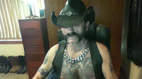 Snapshot of leathergreaser chatting on 09.19.25 leathergreaser online show from 09.19.25