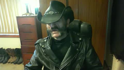 Snapshot of leathergreaser chatting on 09.21.25 leathergreaser online show from 09.21.25