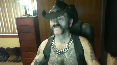 Snapshot of leathergreaser chatting on 09.27.25 leathergreaser online show from 09.27.25