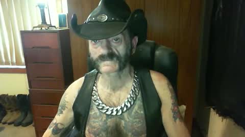 Snapshot of leathergreaser chatting on 11.17.25 leathergreaser online show from 11.17.25