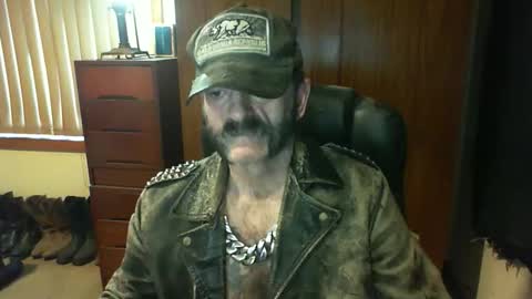 Snapshot of leathergreaser chatting on 11.19.25 leathergreaser online show from 11.19.25