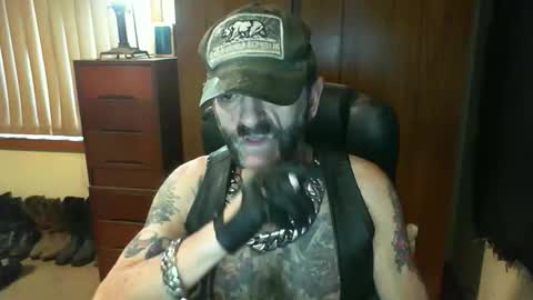 Snapshot of leathergreaser chatting on 11.20.25 leathergreaser online show from 11.20.25