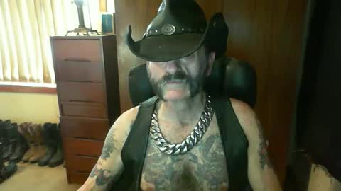 Snapshot of leathergreaser chatting on 11.23.25 leathergreaser online show from 11.23.25