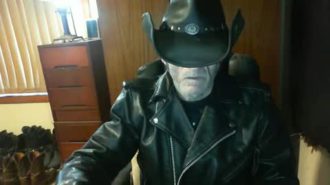Snapshot of leathergreaser chatting on 07.14.26 leathergreaser online show from 07.14.26
