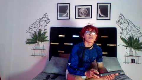 Snapshot of lee_roses chatting on 06.08.26 leeh online show from 06.08.26