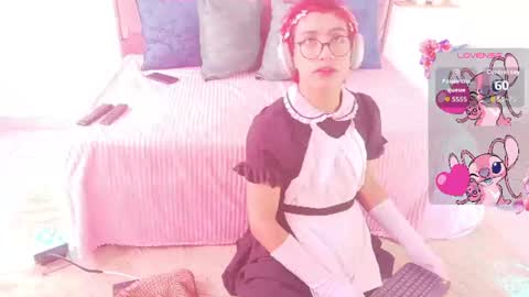 Snapshot of lee_roses chatting on 06.15.26 leeh online show from 06.15.26