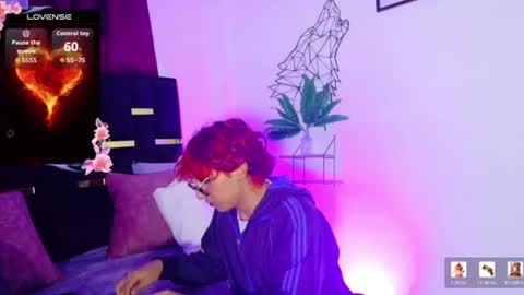 Snapshot of lee_roses chatting on 06.26.26 leeh online show from 06.26.26