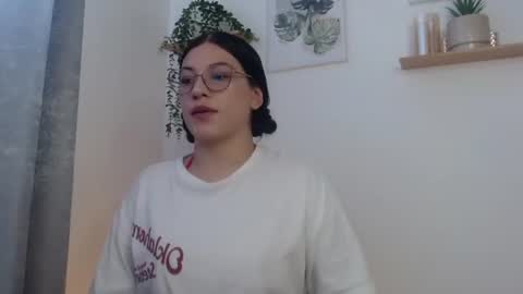 Snapshot of leena_rosee chatting on 07.09.26 leena_rosee online show from 07.09.26