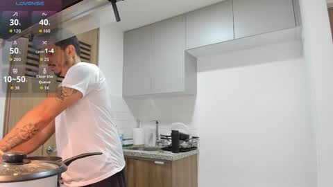 Snapshot of legolas_15 chatting on 09.17.25 Alejandro online show from 09.17.25