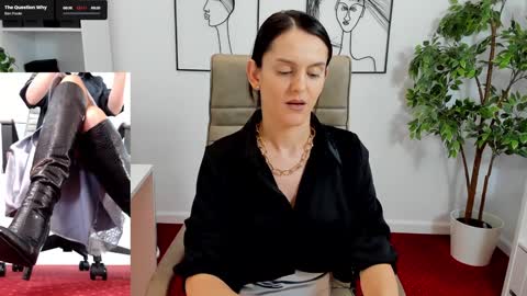 Elle  online show from 01.27.25