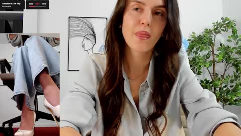 Elle  online show from 01.30.25