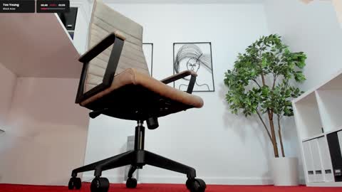 Elle  online show from 02.05.25