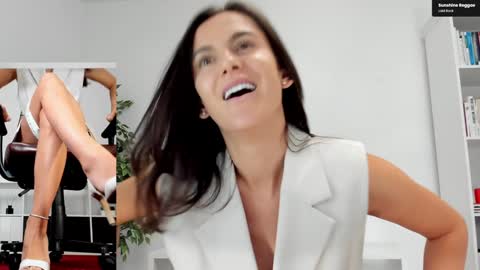 Elle  online show from 09.10.25