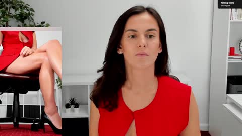 Elle  online show from 09.22.25