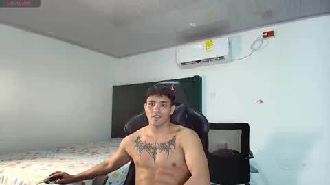  Lei  online show from 02.14.25