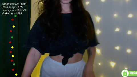 hey Im Leia and I love rock  online show from 03.08.25