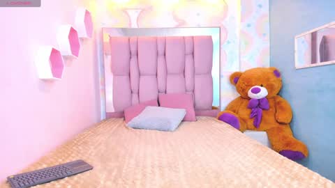 LEIGH ANGELS online show from 01.24.25