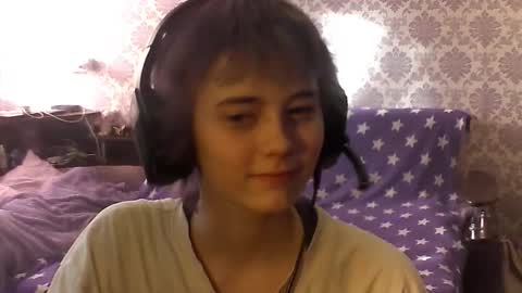 Snapshot of leigharedcross chatting on 02.02.26 Viola online show from 02.02.26