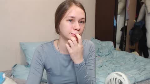 leila_bambi_ online show from 02.19.25