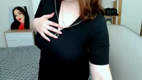 Leila online show from 03.12.25