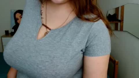 Snapshot of leila_beayte_ chatting on 05.06.26 Leila online show from 05.06.26