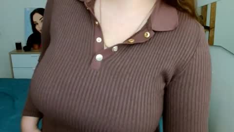 Snapshot of leila_beayte_ chatting on 05.24.26 Leila online show from 05.24.26