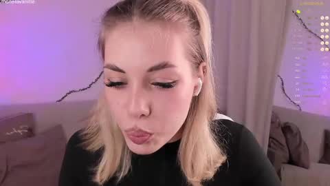 leilalafleur_ online show from 04.22.26