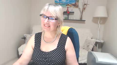 Leila Kinky online show from 03.11.25