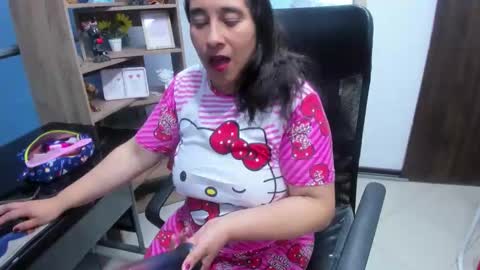 Leila online show from 05.12.26