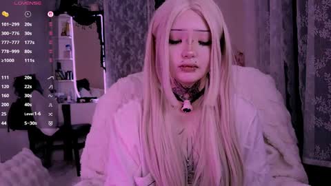 Snapshot of lein_bone chatting on 04.06.26 Lein online show from 04.06.26