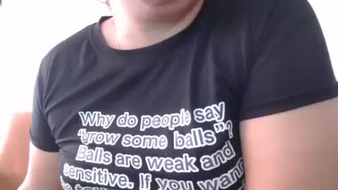 Snapshot of leishasoft1 chatting on 03.04.25 pamela online show from 03.04.25