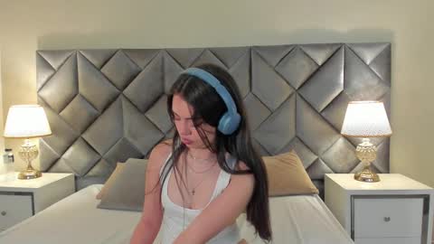 Snapshot of leizathompson chatting on 09.17.25 Leizathompson online show from 09.17.25