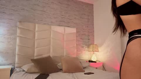 Leizathompson online show from 02.25.26