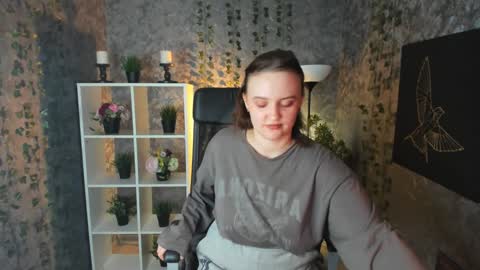 Snapshot of lela_ryan chatting on 01.11.25 Lela online show from 01.11.25