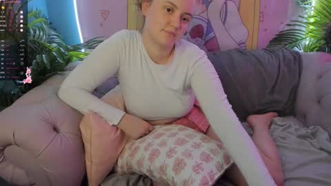 Snapshot of lela_ryan chatting on 01.27.25 Lela online show from 01.27.25