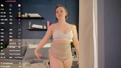 Snapshot of lela_ryan chatting on 02.12.25 Lela online show from 02.12.25