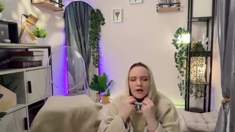 Snapshot of lela_ryan chatting on 02.15.25 Lela online show from 02.15.25