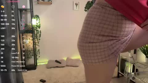 Snapshot of lela_ryan chatting on 02.21.25 Lela online show from 02.21.25