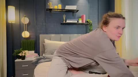 Snapshot of lela_ryan chatting on 03.07.25 Lela online show from 03.07.25