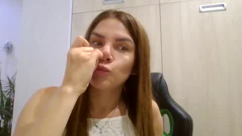 Snapshot of lena6122000 chatting on 09.20.25 lena6122000 online show from 09.20.25