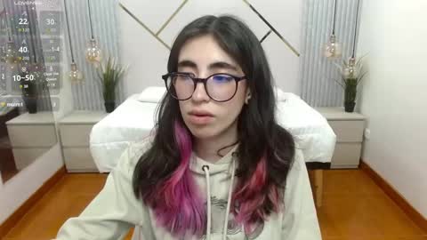 Snapshot of lena_roses chatting on 09.20.25 Lena online show from 09.20.25