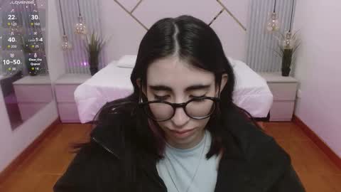 Snapshot of lena_roses chatting on 09.29.25 Lena online show from 09.29.25